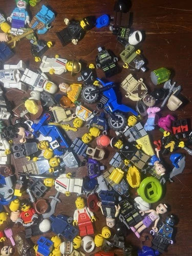 LEGO 15+ lbs Huge Brick Lot includes Minifigs, Animals, motorcycles, accessories