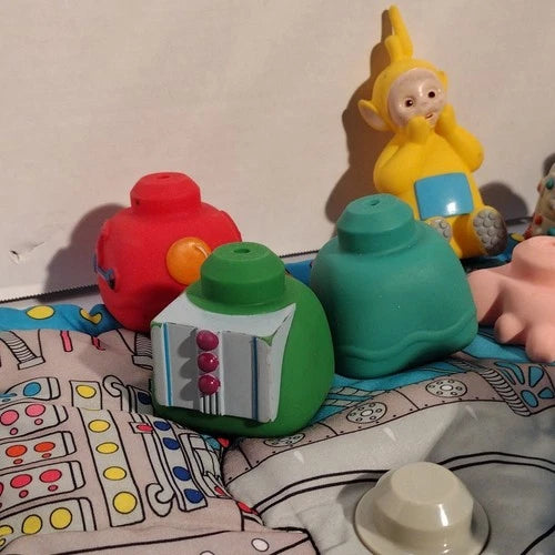 Teletubbies Vtg 90s Mega Bloks TeletubbyLand Building Play Mat & blocks 1999