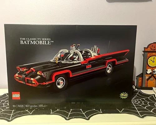 MEOW Classic TV Series Batmobile 76328 1822pcs w/ Display Stand 18+ sealed