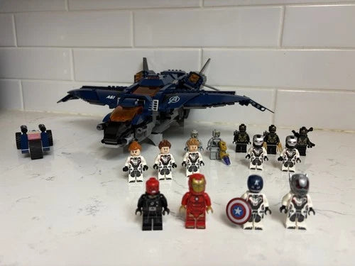 LEGO Marvel Super Heroes Avengers Quinjet 76126 699pcs Minifigures Incomplete