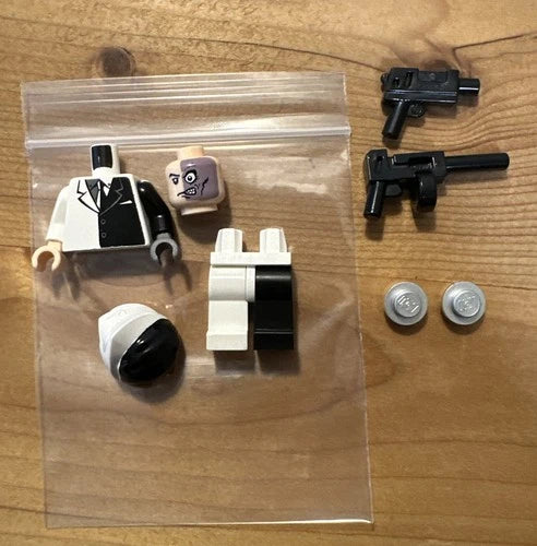 LEGO Two-Face bat004a White Hips 7781 BATMAN I 2006 Two Face's Escape Very Rare
