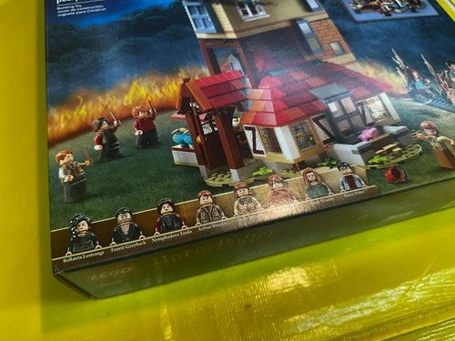 LEGO 75980 Harry Potter Attack on the Burrow - Weasley House NEW Free Shipping
