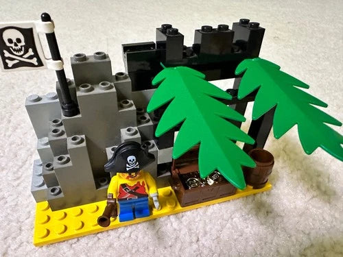 Vintage Lego Pirate set 1729 - Barnacle Bay Value Pack plus sets 1713 and 1802