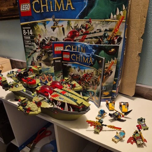LEGO CHIMA 70006 Cragger’s Command Ship 98% Complete Minifigures Manuals and box