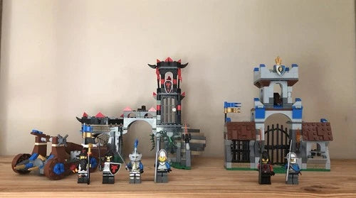 MEOW Castle Lot 70403 Dragon Mountain 70402 Gatehouse Raid Incomplete READ
