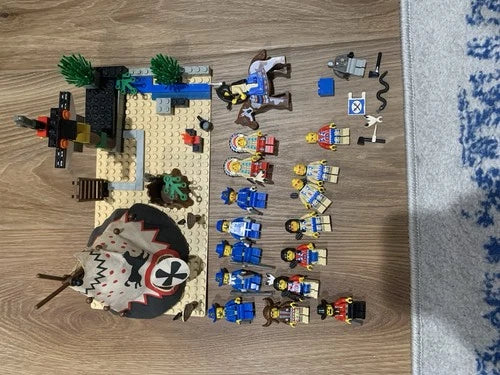 Lego Western Lot, 6746+ 16 Cavalry, and Indian figs