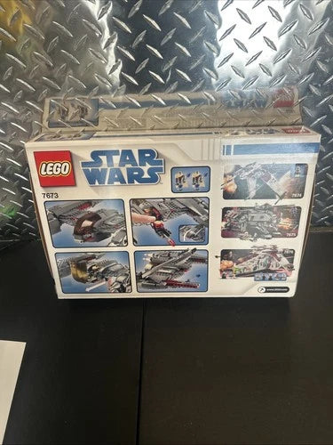 LEGO Star Wars Magna Guard Starfighter 7673 Complete 431 Pieces - NEW sealed box