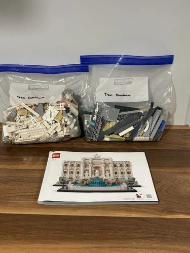 LEGO Architecture: Trevi Fountain (21062) 100% Complete
