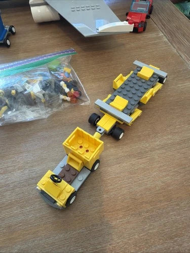 LEGO City: Passenger Airplane (60262) 99% complete