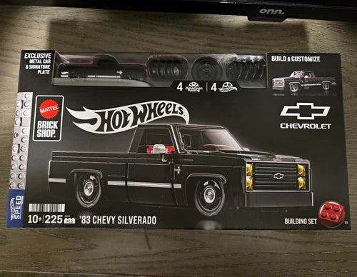 Mattel Hot Wheels '83 Chevy Silverado 225pc Building Set Metal Car Plate
