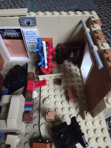 The Big Bang Theory Lego 21302 Parts Incomplete 2 Minifigs