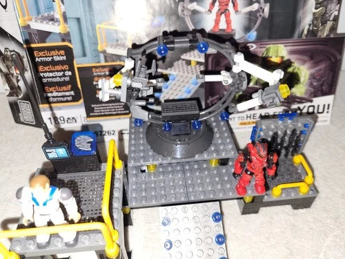 Halo Mega Bloks UNSC Infinity Armor Bay Set 97262 Complete w/ Figures