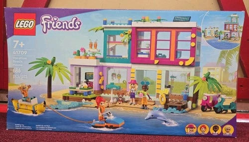 LEGO FRIENDS: Vacation Beach House (41709) Retired New Sealed