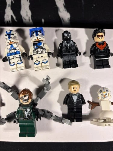 LEGO Minifigure Lot w/ Accessories and sets