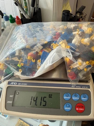 Vintage LEGO Minifigure Lot 0.86lbs 80s 90s Town City Figures Parts Accessories
