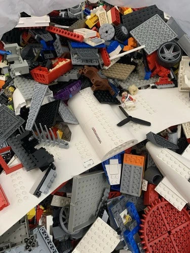 Huge 27.3lb Lego Star Wars, mixed theme bulk, with minifigures