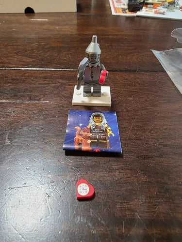 LEGO Wizard of Oz Minifigures Lot of 4 w/ Accessories & Display Bases