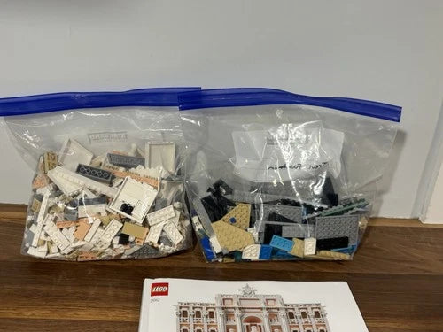 LEGO Architecture: Trevi Fountain (21062) 100% Complete