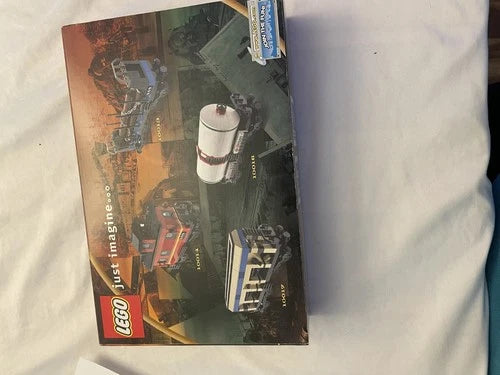 Lego 10015 GREEN PASSENGER WAGON NEW IN FACTORY SEALED BOX