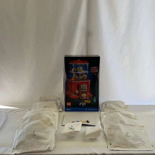 MEOW Ideas 21358 Minifigure Vending Machine Red, 1343 pcs