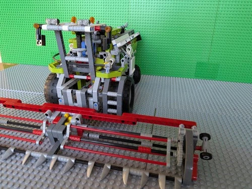 LEGO TECHNIC: Combine Harvester / Dragster 2 in 1 (8274) - Used - Complete