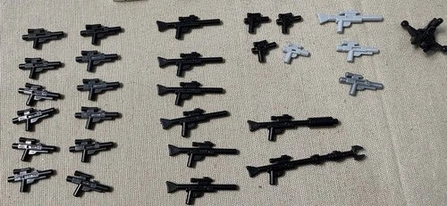 LEGO Star Wars Minifigure Lot 32 Figures 21 Partial Troopers Weapons Helmets Lot