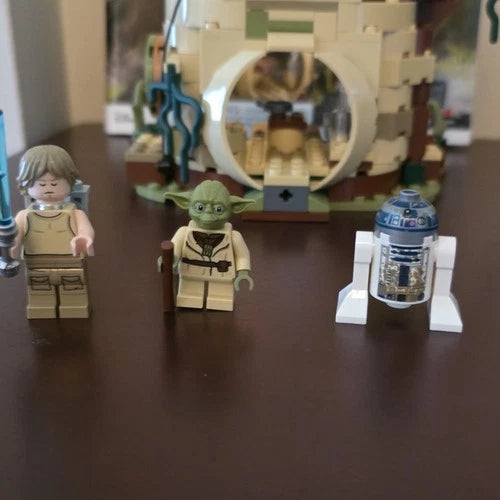 LEGO Star Wars Sets 75208 Yoda’s Hut & 75137 Carbon Freezing Chamber W/minifigs