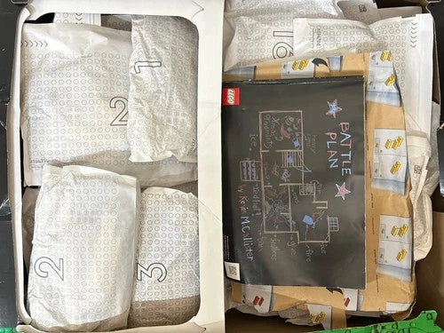 MEOW Ideas: Home Alone (21330)/opened Bags/damaged Box/opened Bags