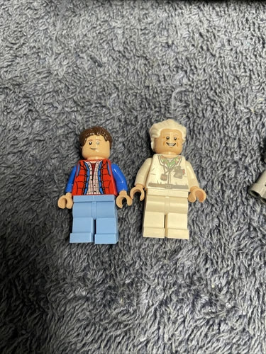 LEGO Ideas 21103 The Delorean Time Machine 100% Complete Good Condition