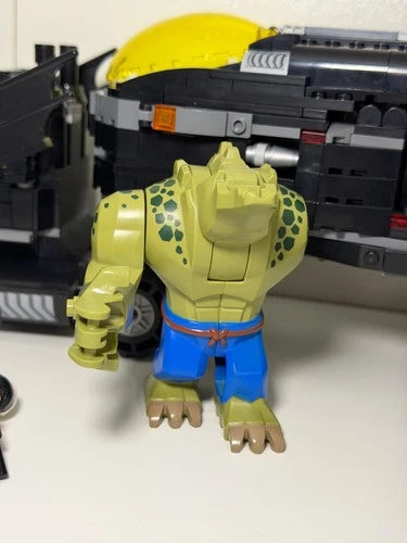 MEOW Batman: Two Face Minifigure sh007 and Killer Croc Big Figure sh0321 2012