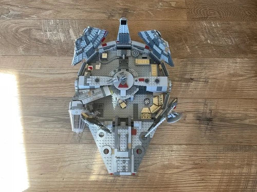MEOW Star Wars: Millennium Falcon (75257)