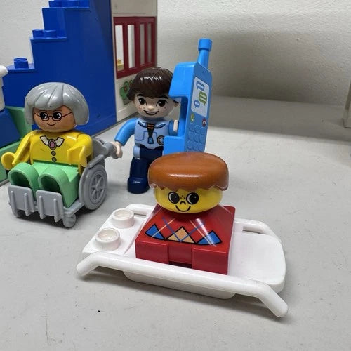 Vintage 1995 LEGO Dacta Medical Center Building Home Set 9180 Educational Duplo