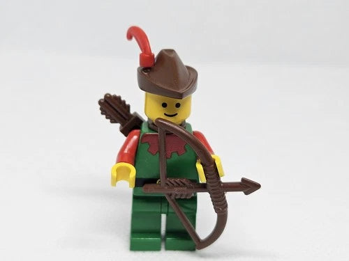 Vintage LEGO Castle Forestmen Minifigure Lot (1980s)– 5 Figures, Shield & Acces