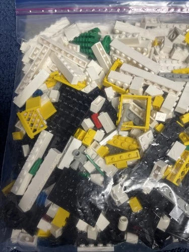 LEGO Town 588 Police Headquarters 100% Complete