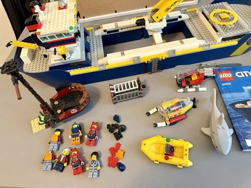 LEGO CITY Ocean Exploration Ship 60266 98% Complete Set