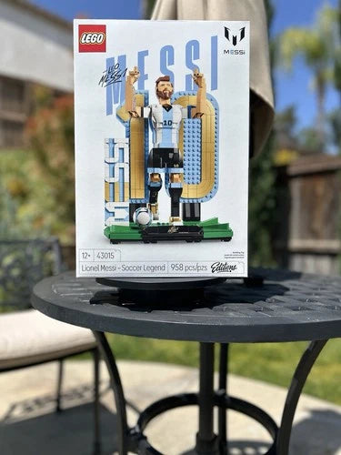 LEGO Lionel Messi Soccer Legend Set 43015 958 pcs Age 12+ Box Brick Separator