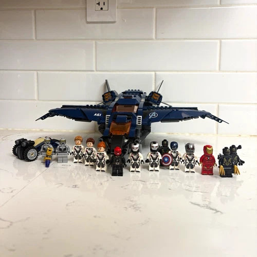 LEGO Marvel Super Heroes Avengers Quinjet 76126 699pcs Minifigures Incomplete