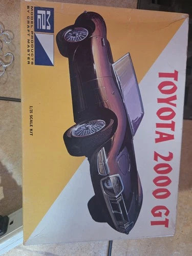 Vintage MPC 1:25 Scale Toyota 2000 GT Plastic Model Car Building Kit 404-200