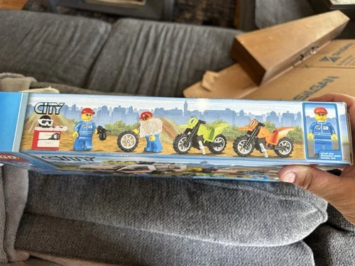 MEOW City Dirt Bike Transporter 4433 Modular Set 201 pcs Ages 5-12