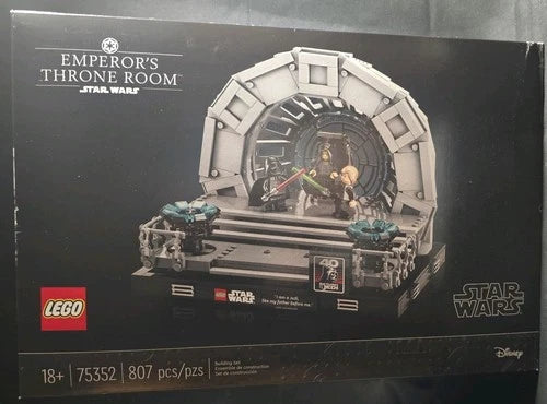 MEOW Star Wars: Emperor's Throne Room Diorama (75352) RETIRED and Sealed