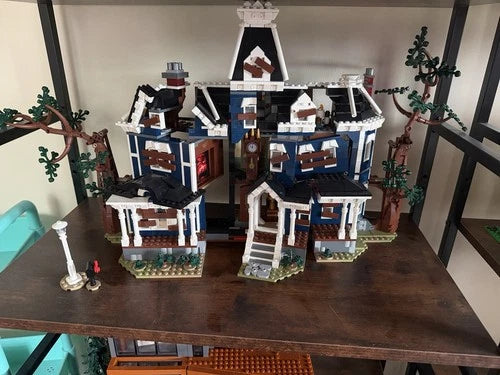 MEOW Icons Stranger Things: The Creel House Set #11370 2593pc 13 Minifigs No Box