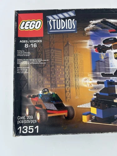 1351 Lego Studio’s Movie Backdrop Studio 209 Piece ( New )