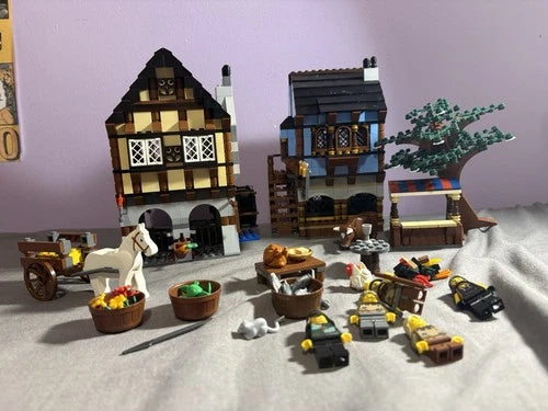 MEOW Castle: Medieval Market Village (10193)