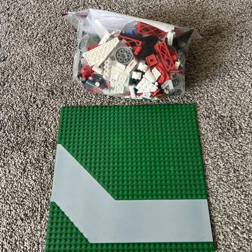 MEOW 1682 Space Shuttle Launch Pad Set with Minifigures 100% complete