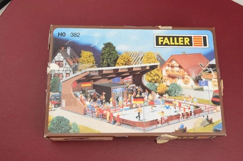 No Instructions Faller 382 HO Scale Skating Rink Plastic Model Building Kit 6257