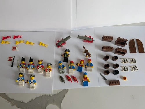 LEGO Pirates Lot 12 Minifigures Bluecoat Redcoat Brickbeard Cannons Chests