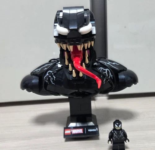 LEGO 76356 Marvel Venom Bust Collectible Building Set Display Brand new, unopene