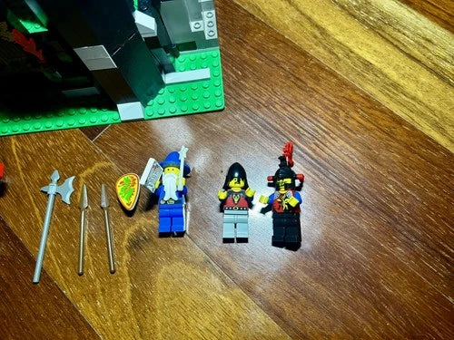 LEGO 1906 Majisto’s Tower – Complete with Pieces & Figures – Vintage 1995