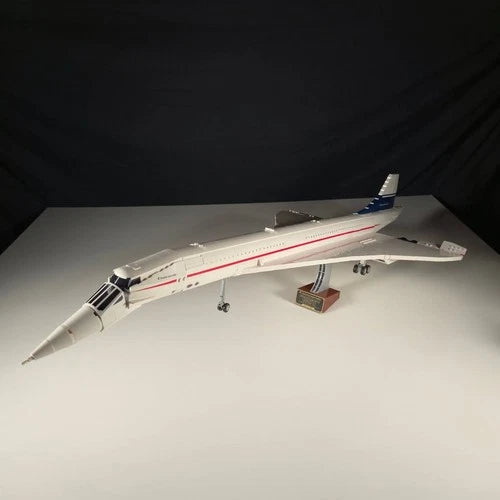 MEOW Icons Concorde 10318 Complete Set 2083pc w/ Display Stand (Missing 1 Piece)