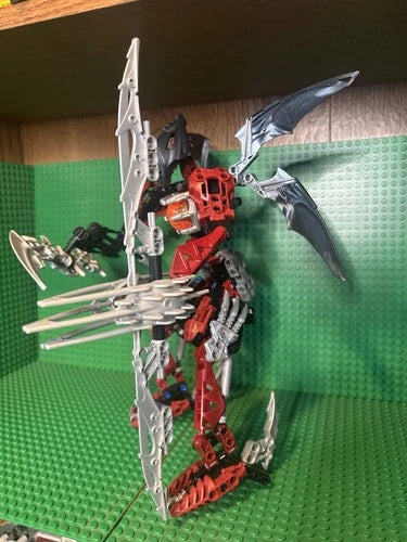 MEOW Bionicle Makuta Icarax 8953 With All Leeches 4 Hole Mask Read Description